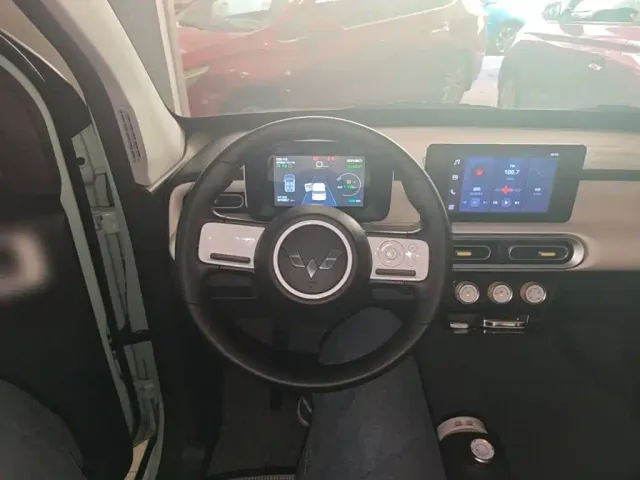 Wuling Hongguang Mini EV — Фото автомобиля 10