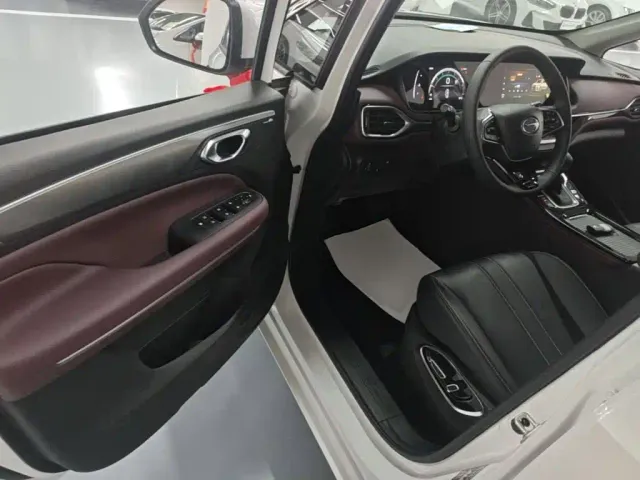 GAC Trumpchi M6 — Фото автомобиля 15