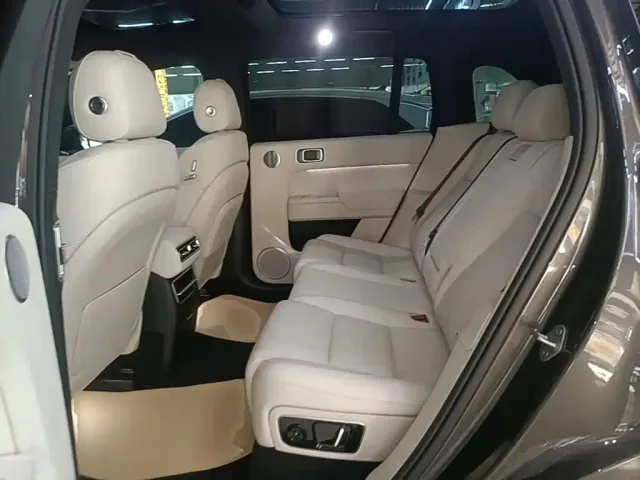 Li Auto L7 — Фото автомобиля 16