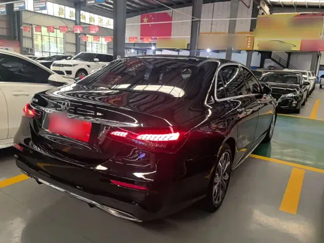 Mercedes-Benz E-Class — Фото автомобиля 6