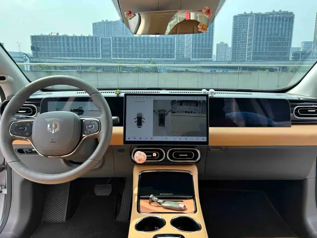 Leapmotor C01 — Фото автомобиля 13