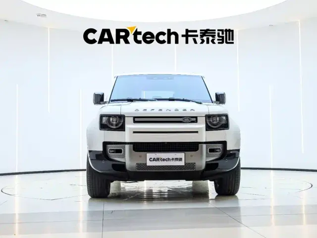 Land Rover Defender — Фото автомобиля 6