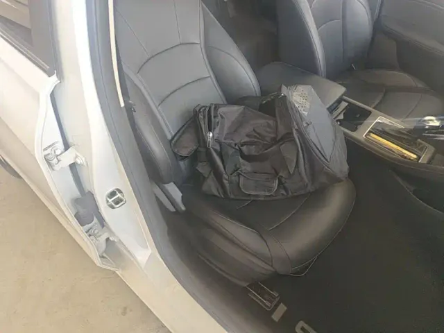 Roewe Roewe i5 2023 1.5L CVT Luxury Edition — Фото автомобиля 24
