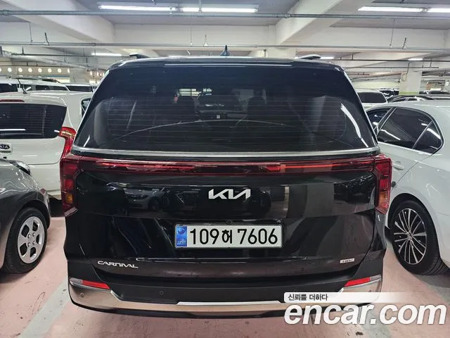 Kia Carnival — Фото автомобиля 4