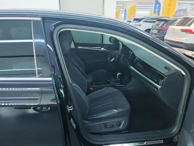 Volkswagen Passat — Фото автомобиля 24