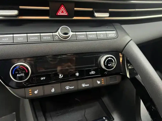 Hyundai Elantra — Фото автомобиля 14
