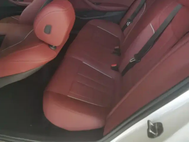 BMW 5 Series — Фото автомобиля 11