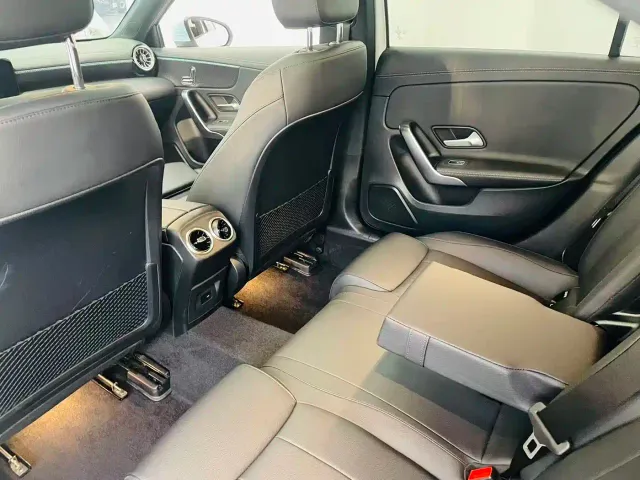 Mercedes-Benz A-Class — Фото автомобиля 11
