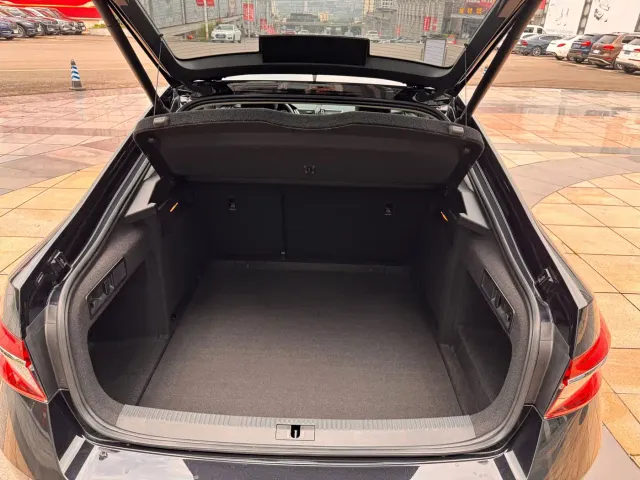 Skoda Superb — Фото автомобиля 18