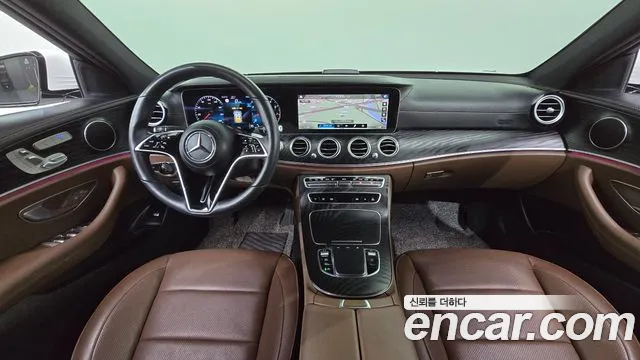 Mercedes-Benz E-Class — Фото автомобиля 6