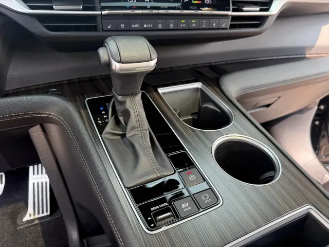 Toyota Sienna — Фото автомобиля 13