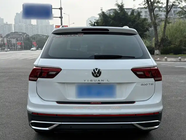 Volkswagen Tiguan L — Фото автомобиля 5