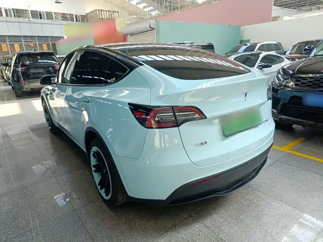 Tesla Model Y — Фото автомобиля 4
