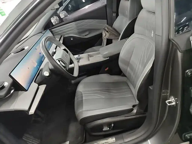 Geely Galaxy E8 — Фото автомобиля 14