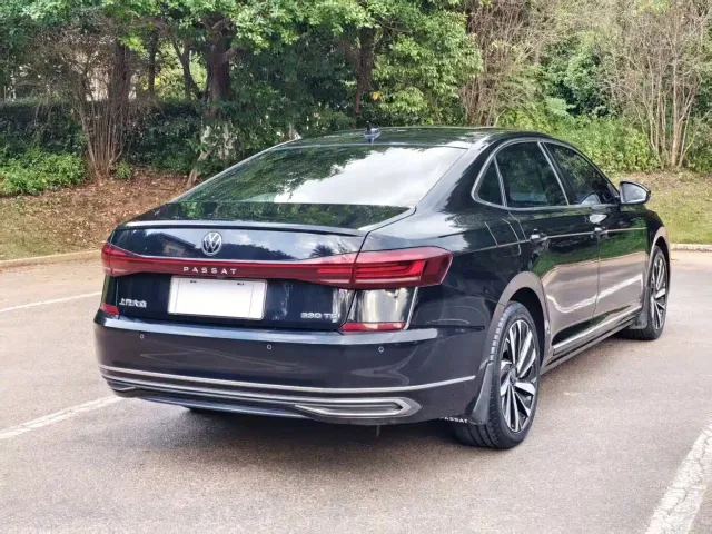 Volkswagen Passat — Фото автомобиля 7