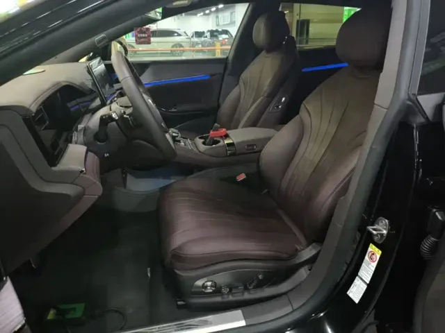 Denza Denza Z9GT 2024 Model 1100 AWD Max Edition — Фото автомобиля 14