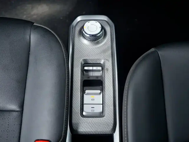 Baojun Yep — Фото автомобиля 16