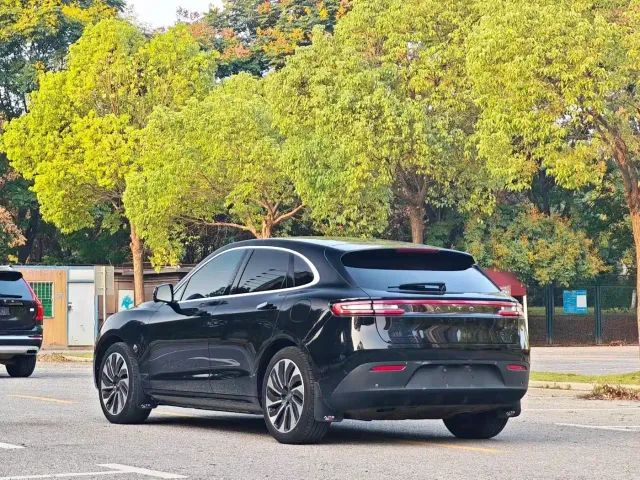 Aito M5 — Фото автомобиля 9