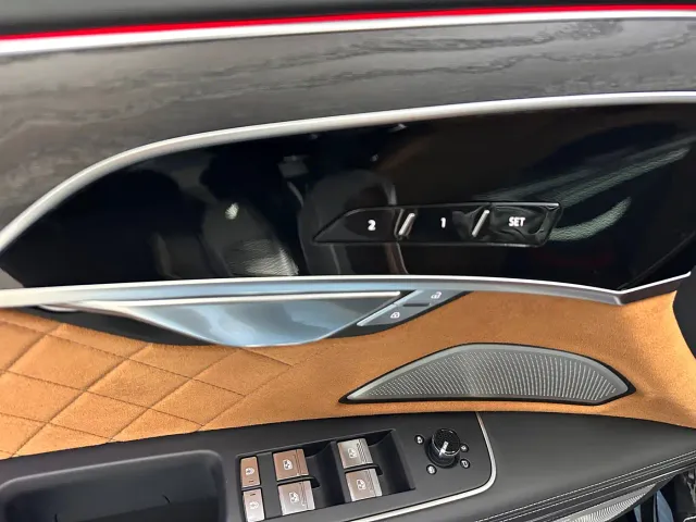 Audi A8 — Фото автомобиля 6