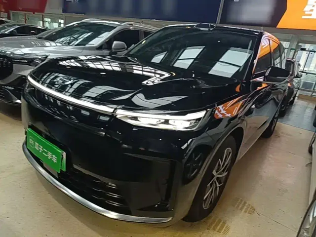 Фотография автомобиля — GAC Trumpchi Xiangwang S9