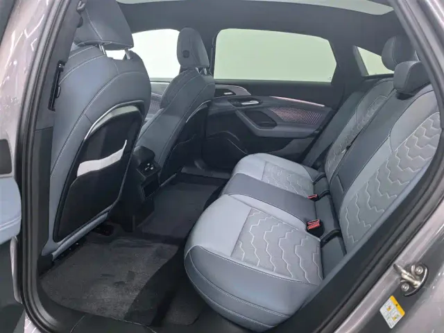 Audi A6L e-tron — Фото автомобиля 17