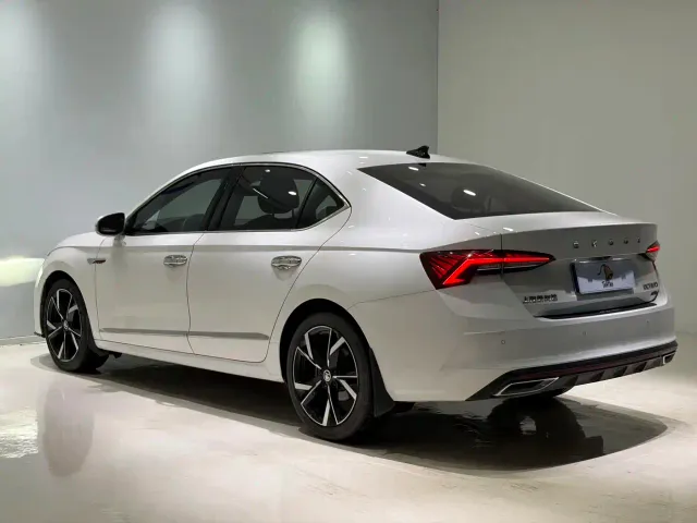 Skoda Octavia — Фото автомобиля 4