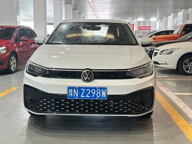 Volkswagen Lavida — Фото автомобиля 2