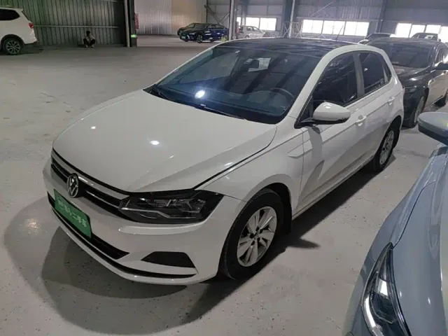 Фотография автомобиля — Volkswagen Polo