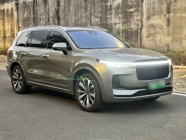Li Auto ONE — Фото автомобиля 3