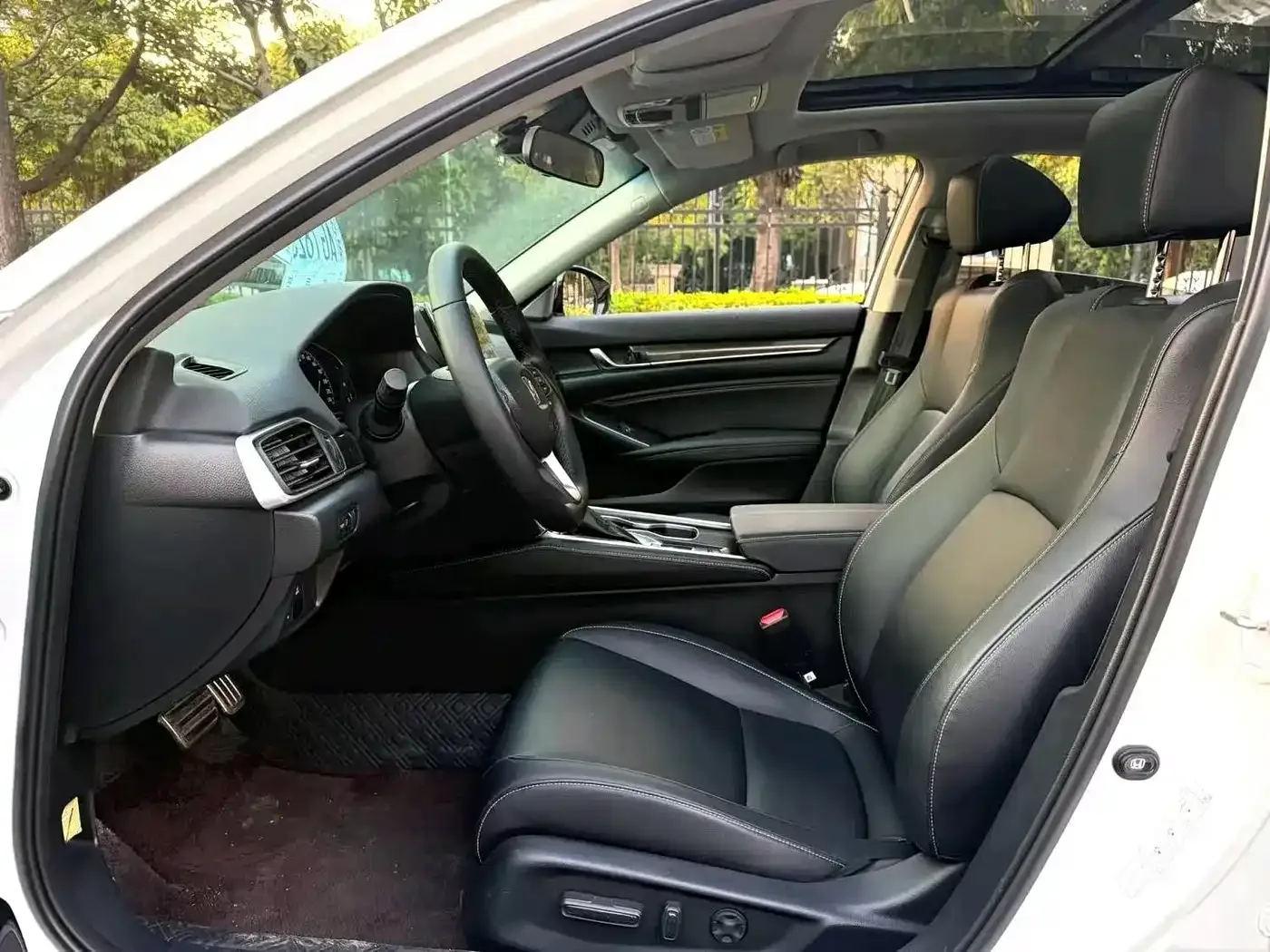 Honda Accord 2022 260TURBO Phantom Night Premium — Фото автомобиля 6