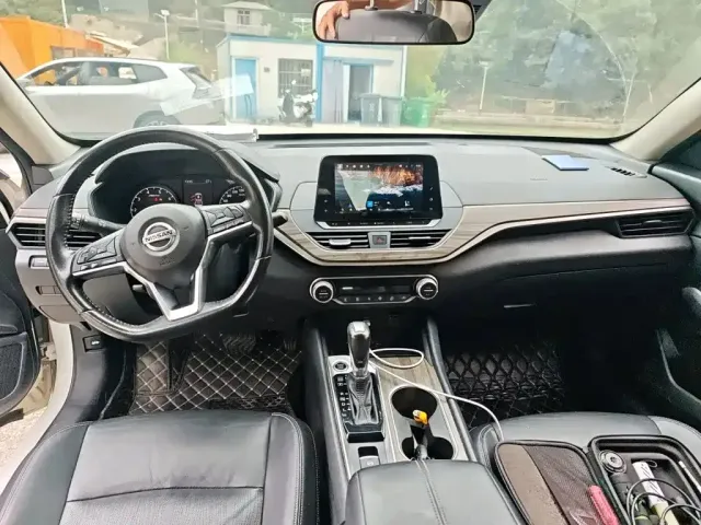 Nissan Teana — Фото автомобиля 10