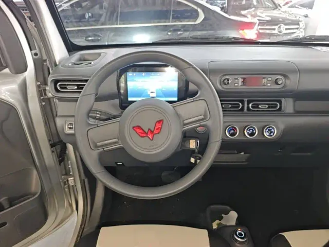 Wuling Zhiguang NEV — Фото автомобиля 10