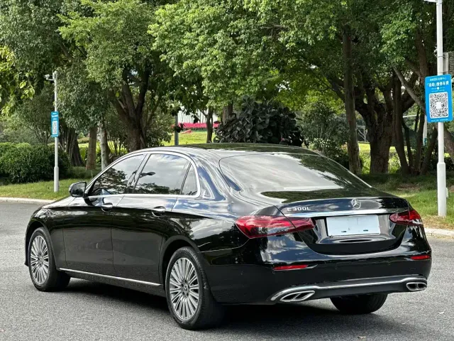 Mercedes-Benz E-Class — Фото автомобиля 9