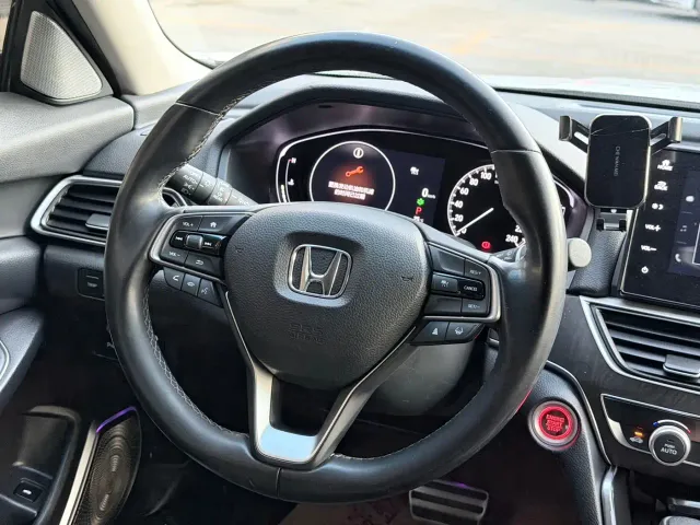 Honda Accord — Фото автомобиля 6