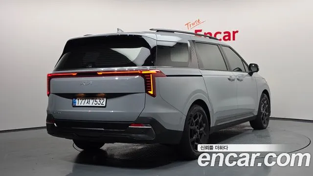 Kia Canival — Фото автомобиля 2