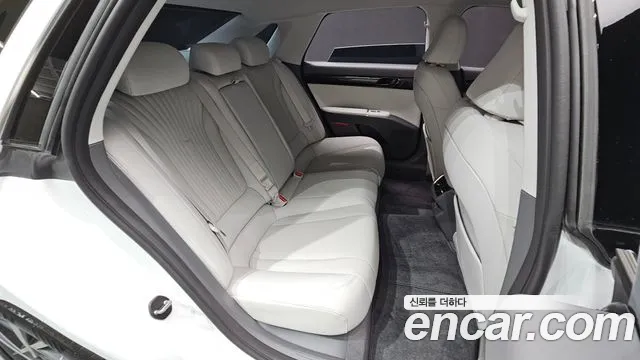 Hyundai Grandeur GN7 — Фото автомобиля 17