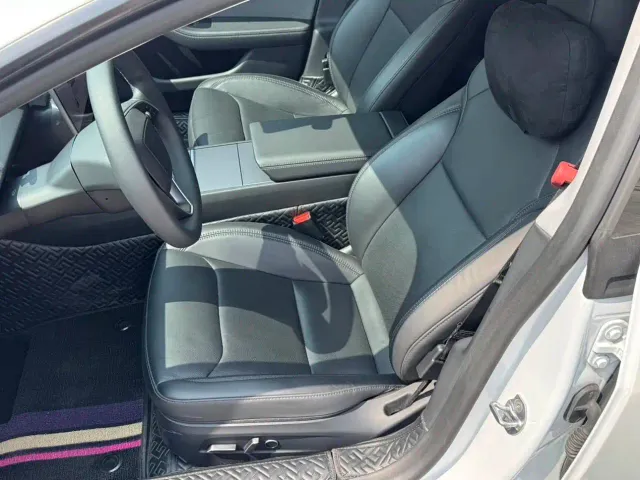 Tesla Model 3 — Фото автомобиля 8
