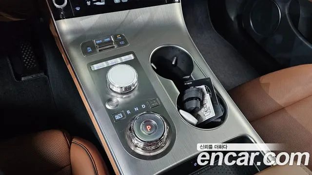 Genesis GV70 — Фото автомобиля 12