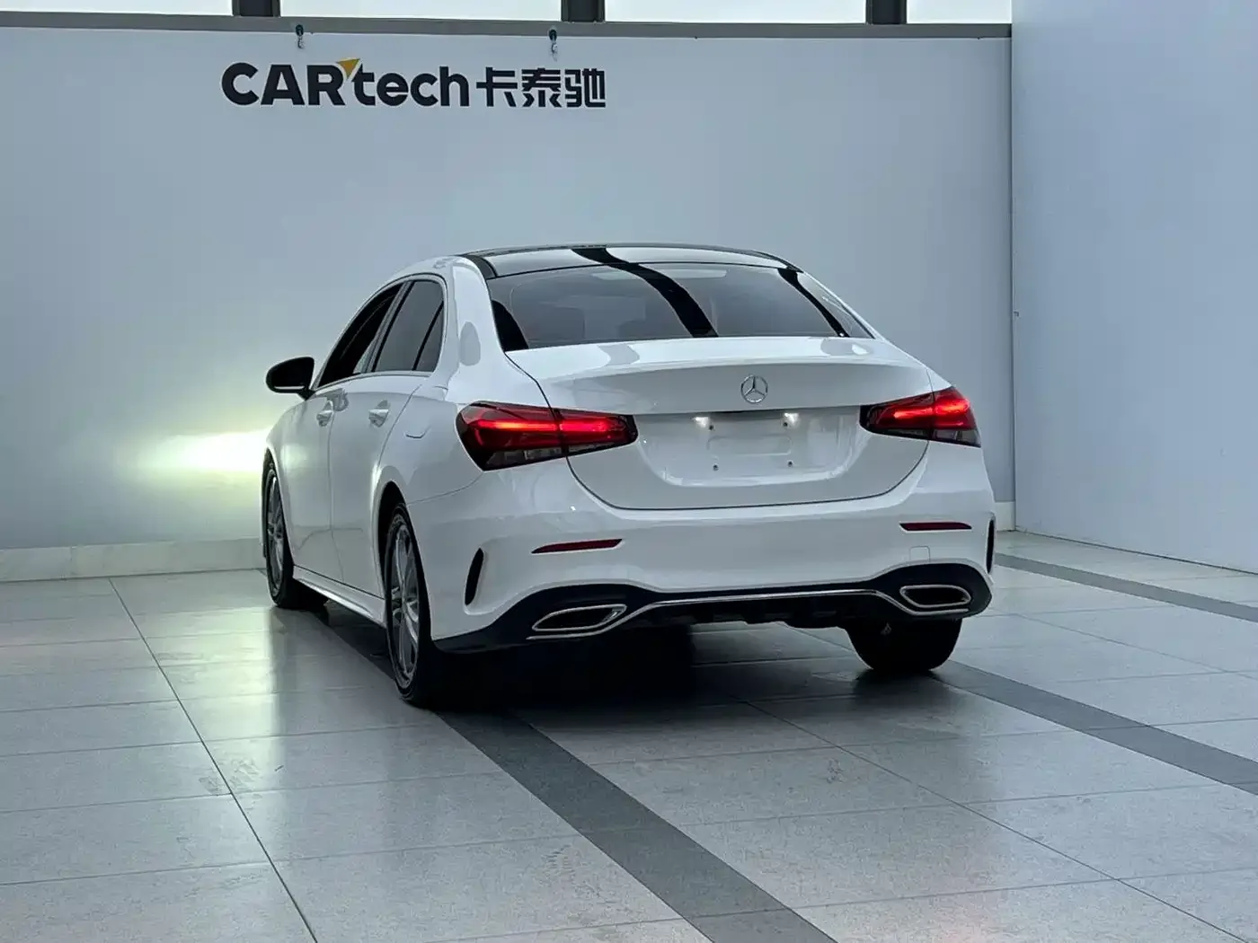 Mercedes-Benz Mercedes-Benz A-Class 2022 Facelift A 180 L Sport Sedan — Фото автомобиля 4