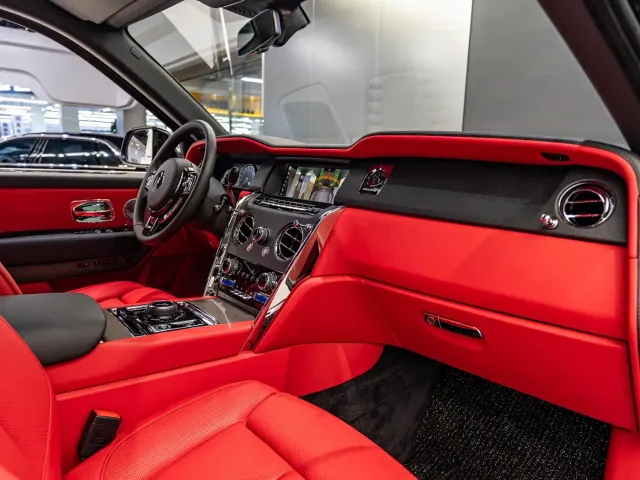 Rolls-Royce Cullinan — Фото автомобиля 6