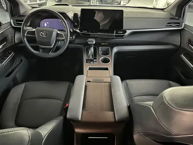 Toyota Granvia — Фото автомобиля 6