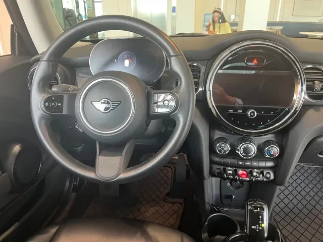 MINI Hatch — Фото автомобиля 13