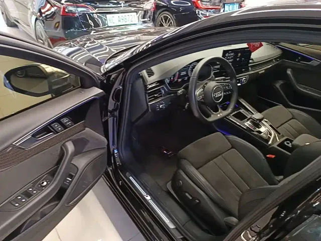 Audi A4L — Фото автомобиля 15