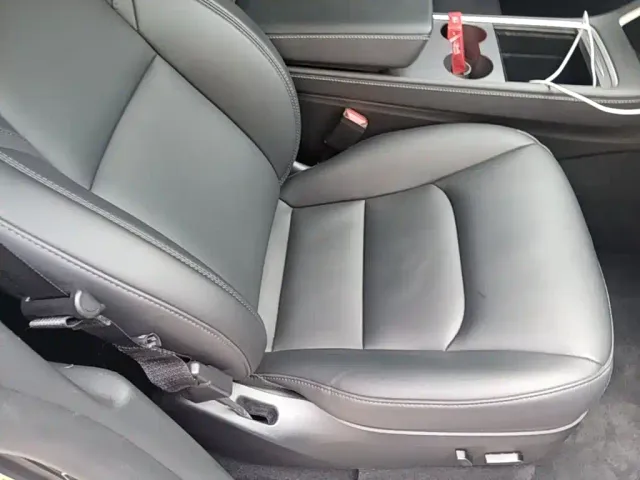 Tesla Model Y — Фото автомобиля 24