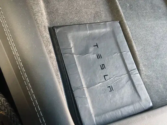 Tesla Model 3 — Фото автомобиля 8