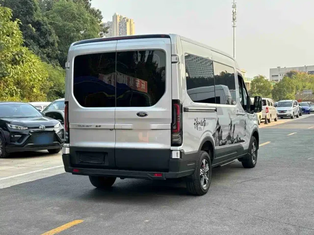 Ford Transit T8 — Фото автомобиля 13
