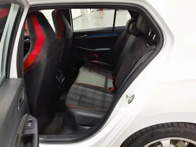 Volkswagen Golf GTI — Фото автомобиля 15