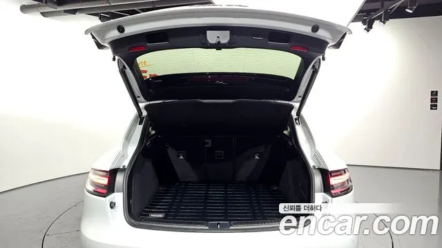 Porsche Macan — Фото автомобиля 20