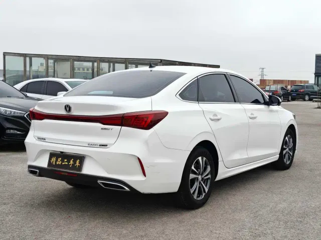 Changan Eado — Фото автомобиля 11