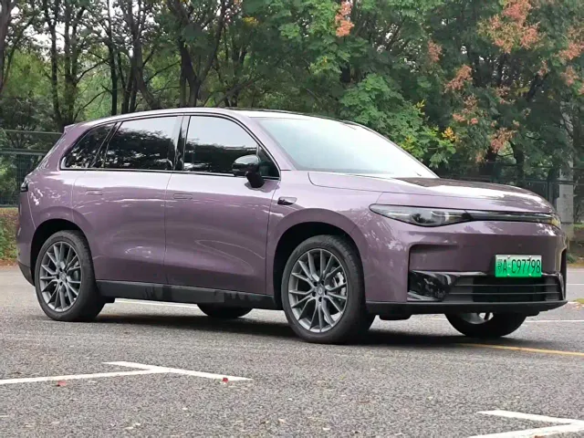 Leapmotor C10 — Фото автомобиля 3